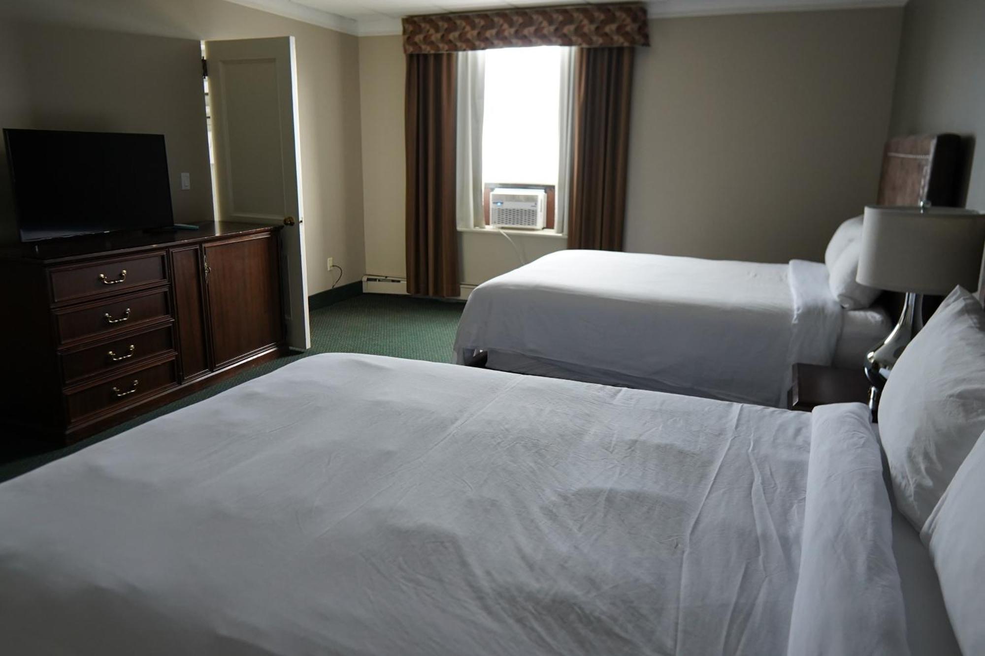 Prince Arthur Waterfront Hotel & Suites Thunder Bay Exterior photo
