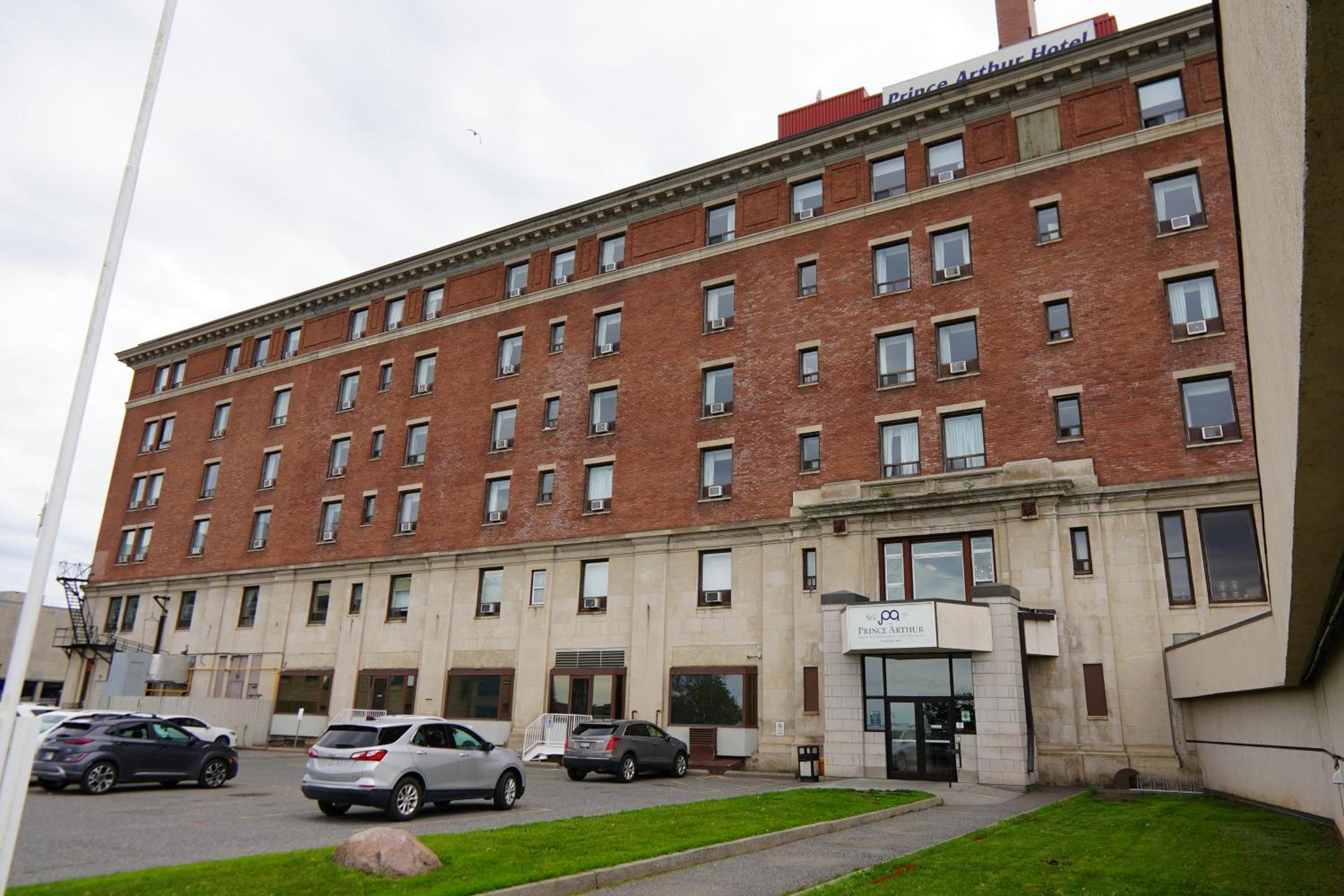 Prince Arthur Waterfront Hotel & Suites Thunder Bay Exterior photo