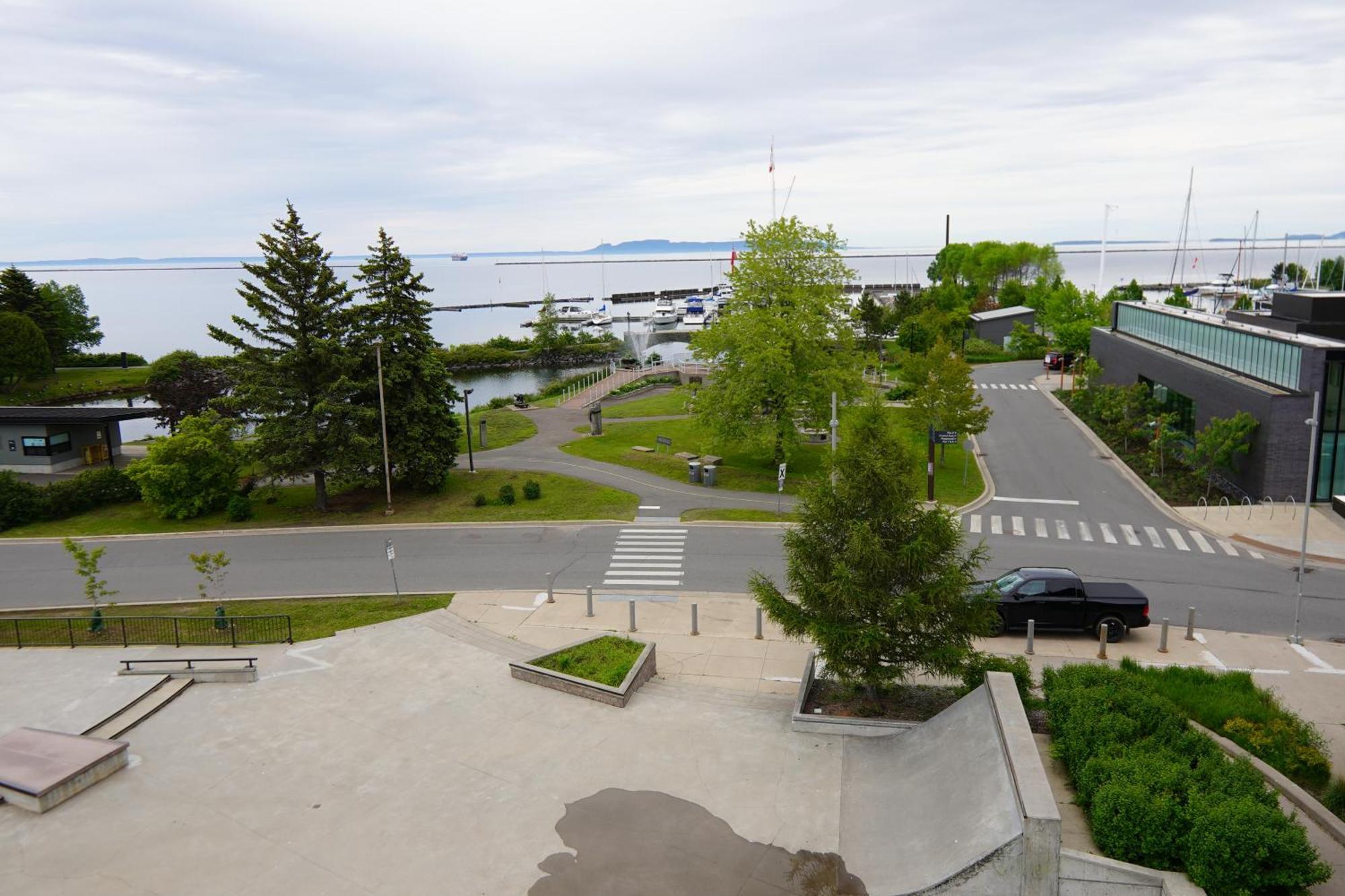 Prince Arthur Waterfront Hotel & Suites Thunder Bay Exterior photo