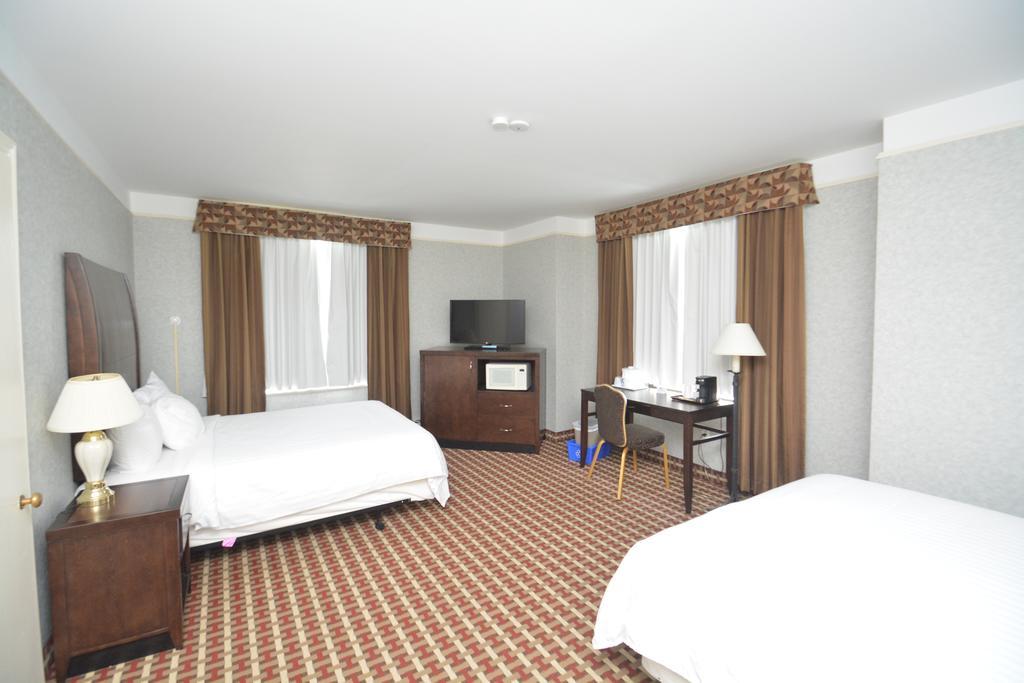 Prince Arthur Waterfront Hotel & Suites Thunder Bay Exterior photo