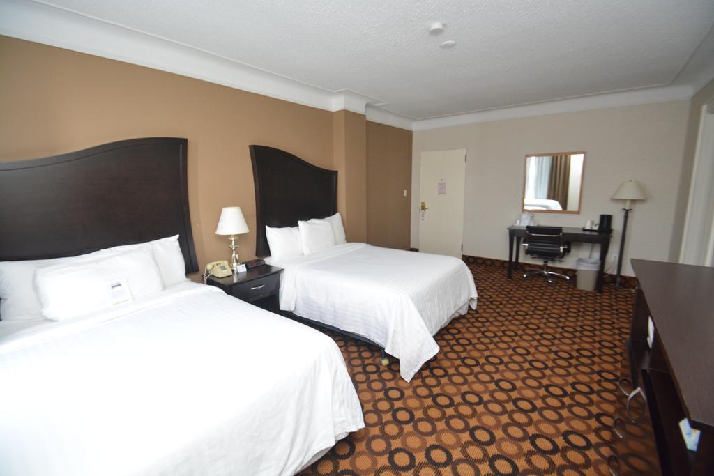 Prince Arthur Waterfront Hotel & Suites Thunder Bay Exterior photo