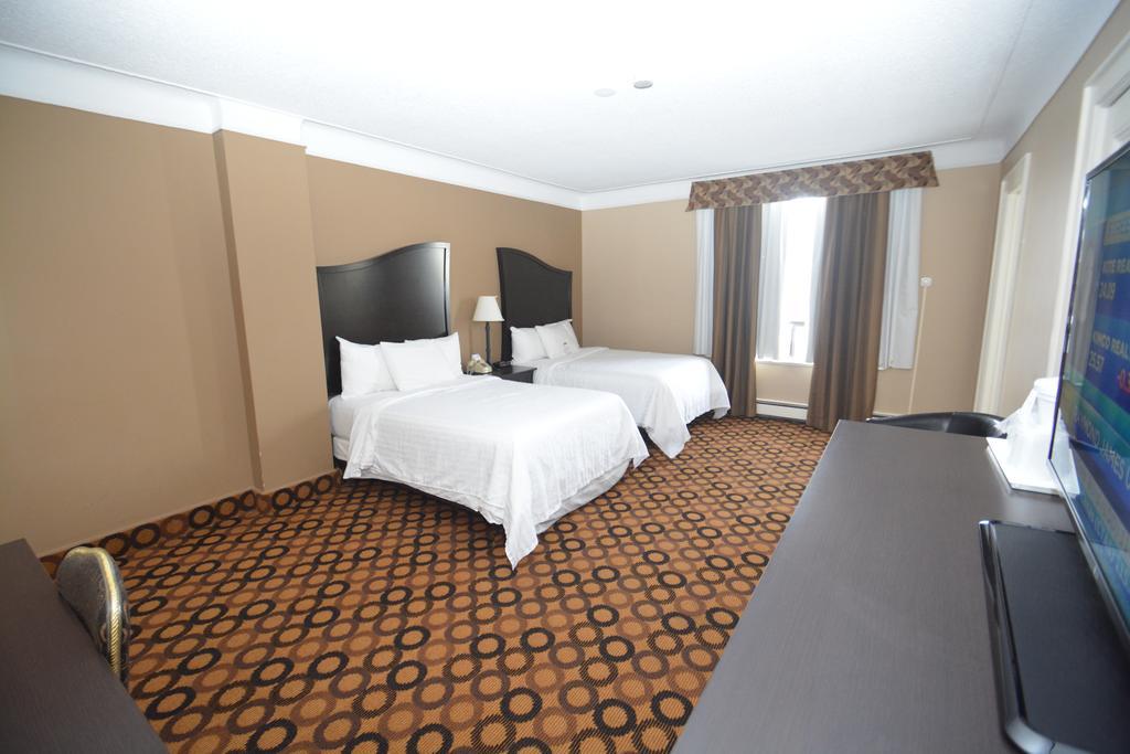 Prince Arthur Waterfront Hotel & Suites Thunder Bay Exterior photo