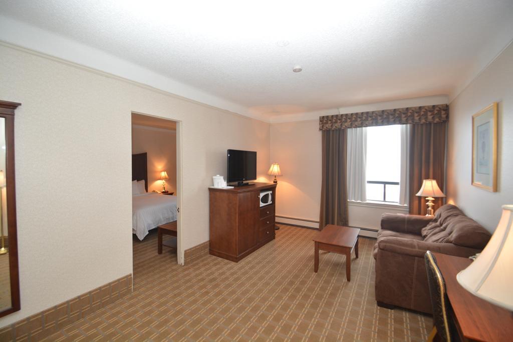 Prince Arthur Waterfront Hotel & Suites Thunder Bay Exterior photo