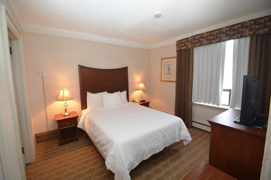 Prince Arthur Waterfront Hotel & Suites Thunder Bay Exterior photo